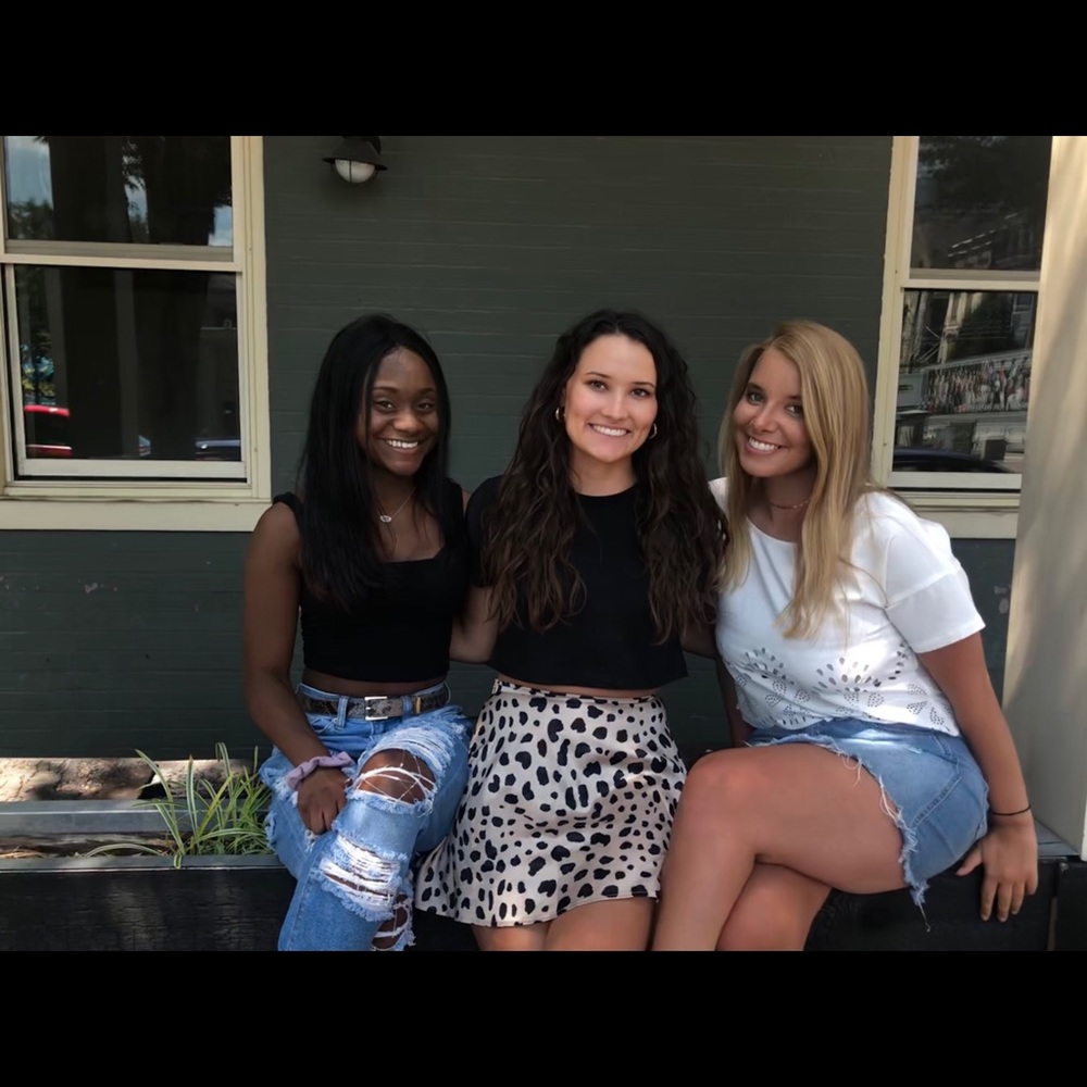 Meet your Posher, Becca